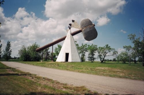Cut Knife - World's Largest Tomahawk