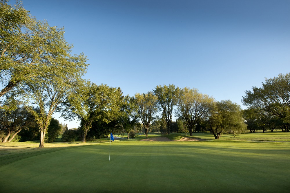 Holiday Park Golf Course Tourism Saskatchewan