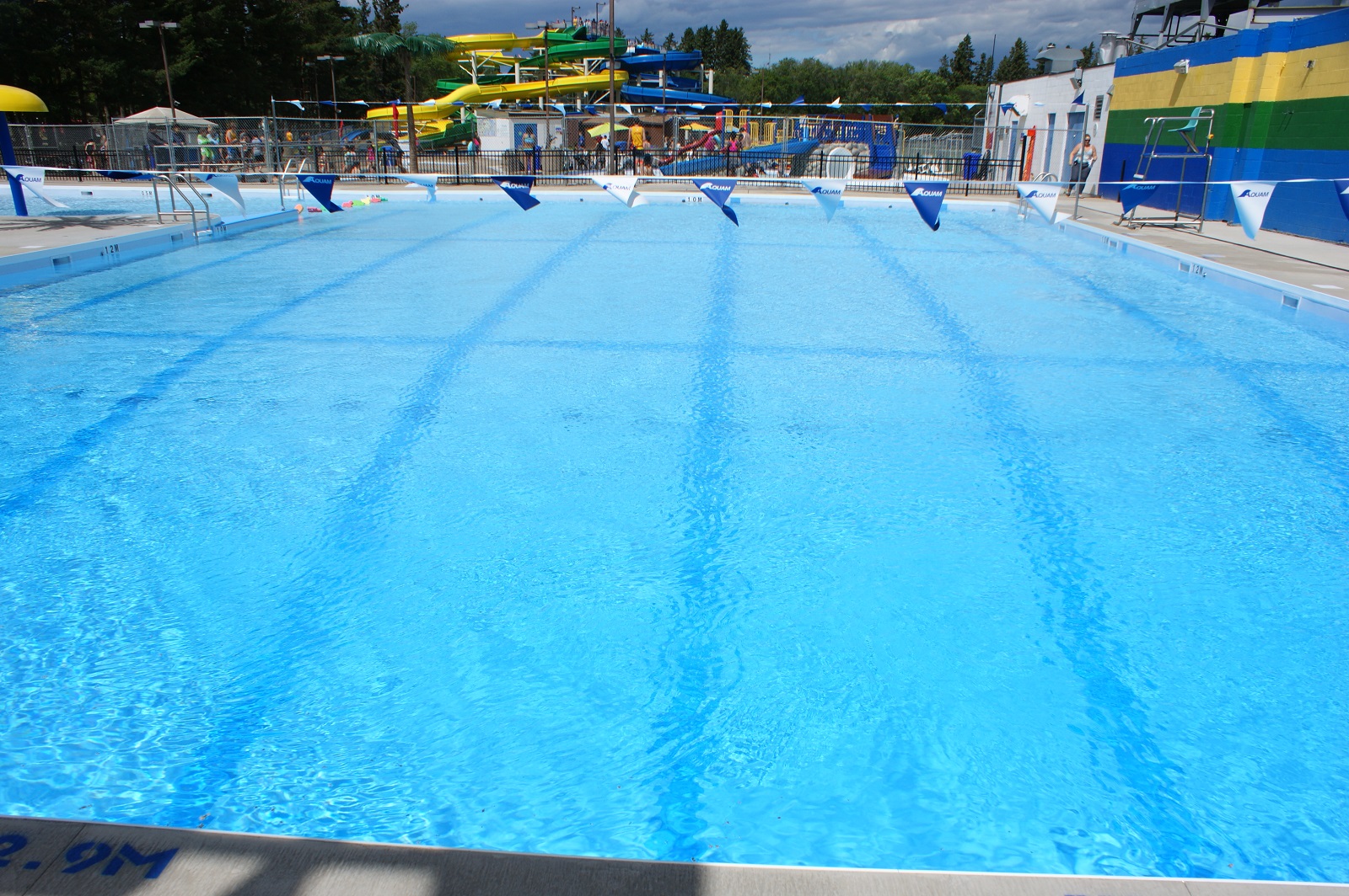 kinsmen outdoor pool