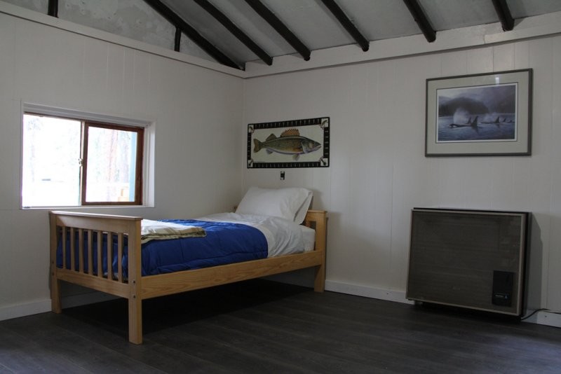 Lloyd Lake Lodge