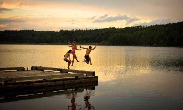 Missinipe - Dock Jumpers