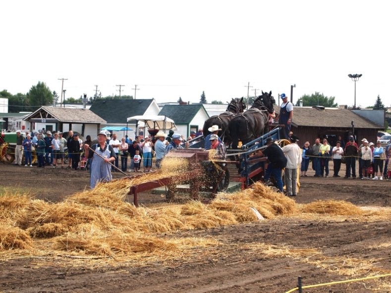 Western Development Museum - Saskatoon - Threshing - Photo Credit: WDM Photo